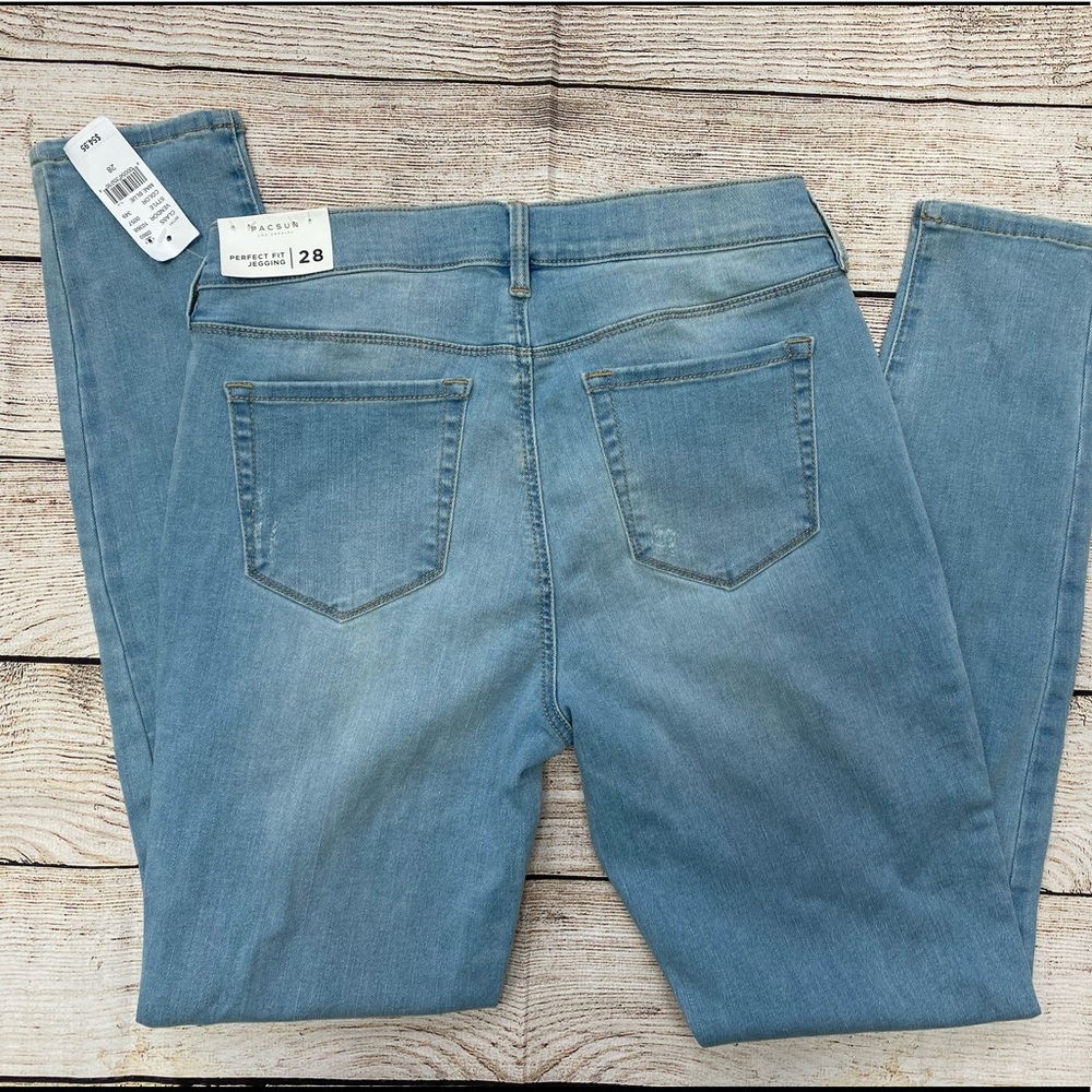 NWT PacSun Ripped Jeans - Picture 6 of 9